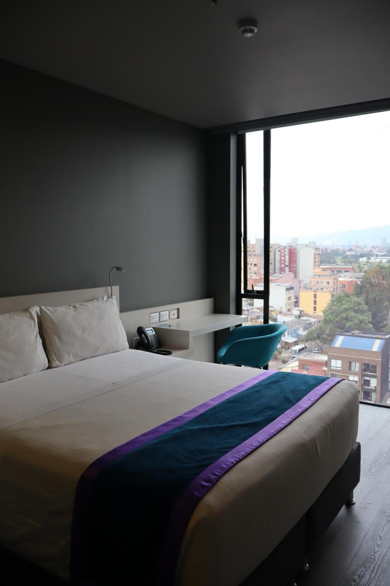 Hotel Black Tower Premium Богота Екстериор снимка