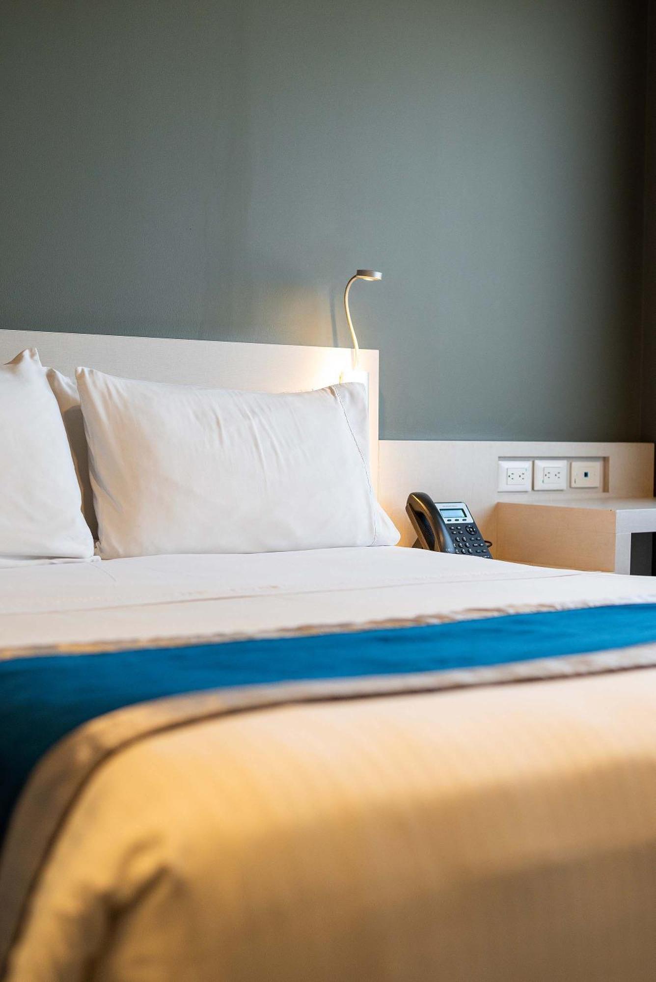 Hotel Black Tower Premium Богота Екстериор снимка