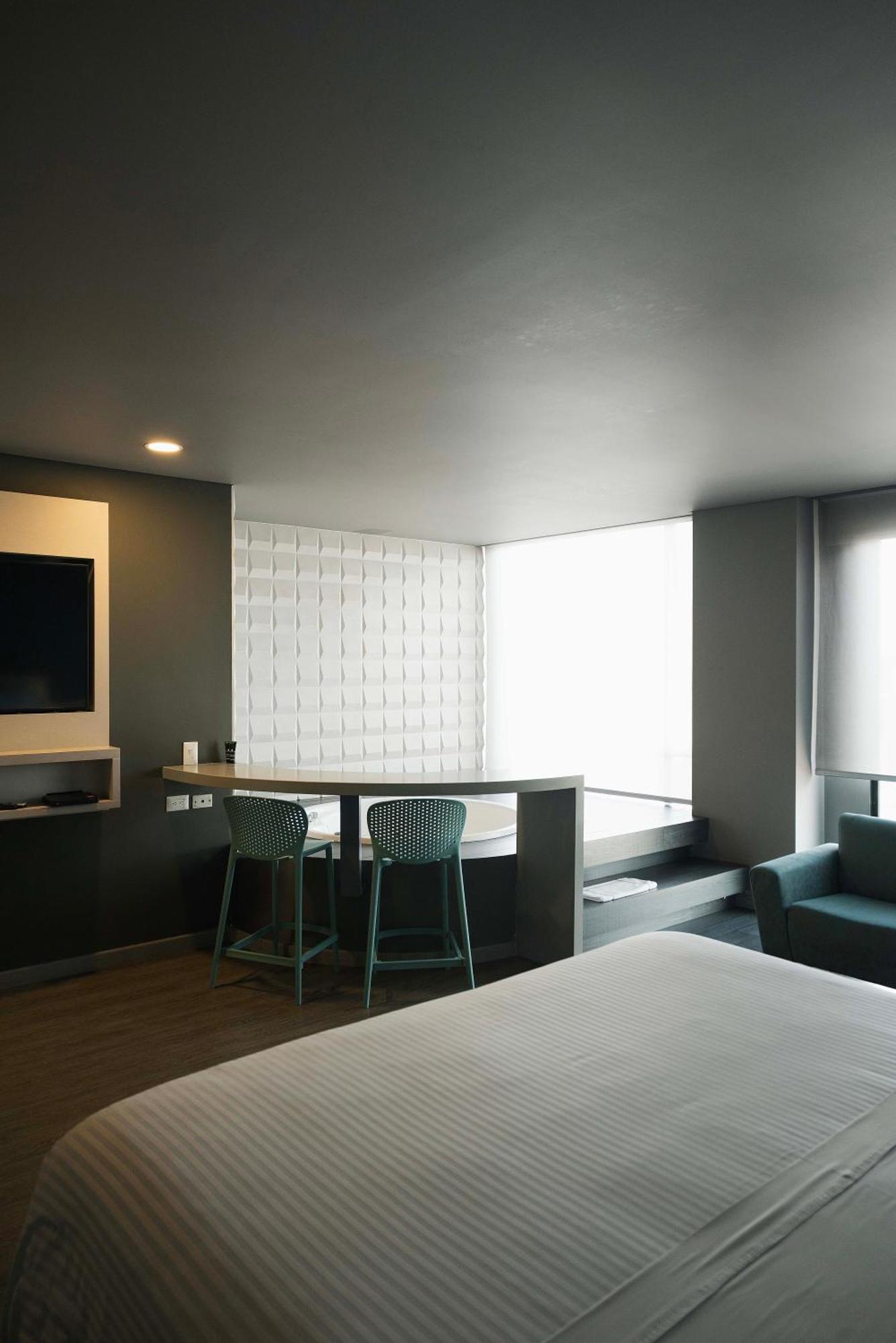 Hotel Black Tower Premium Богота Екстериор снимка
