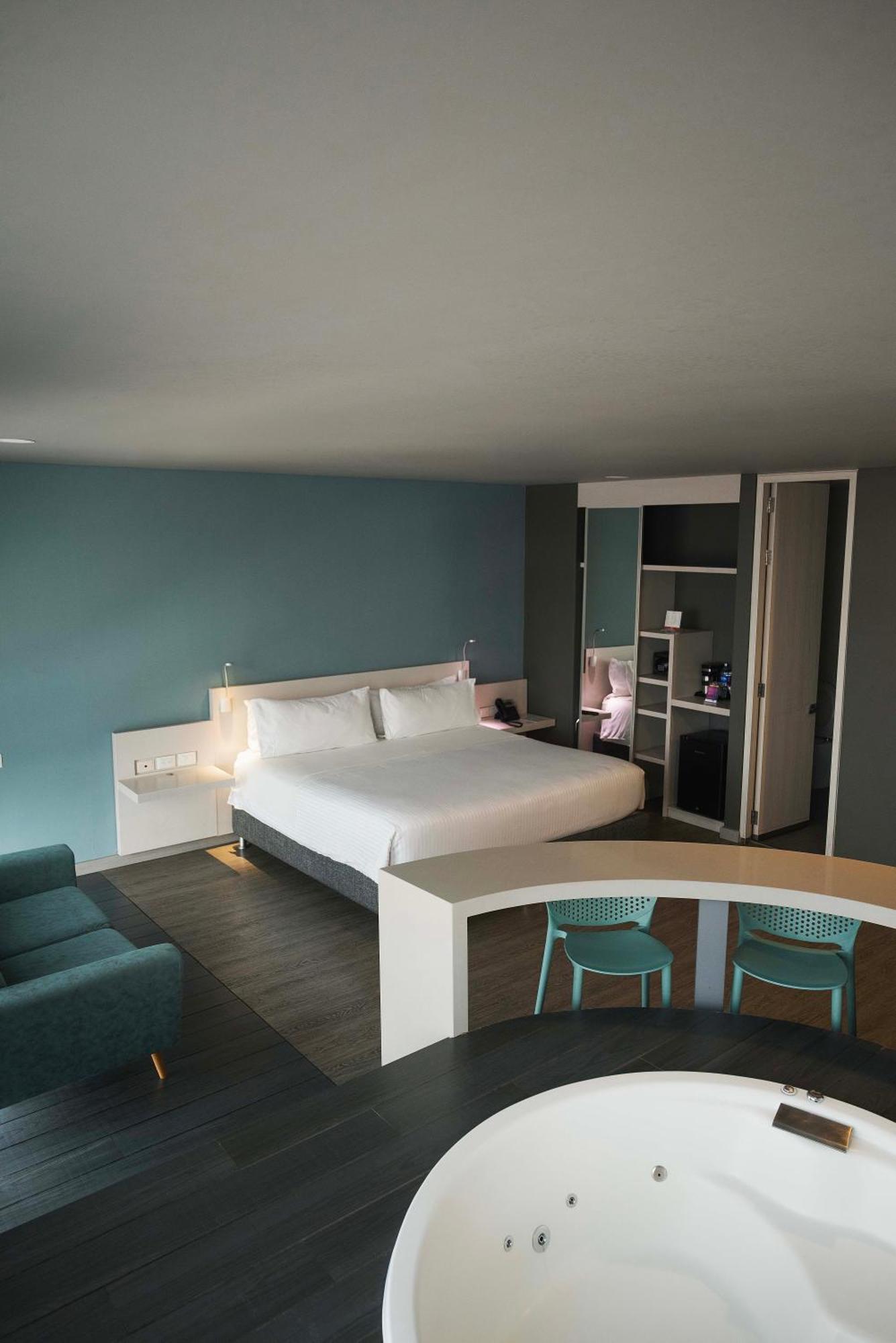 Hotel Black Tower Premium Богота Екстериор снимка